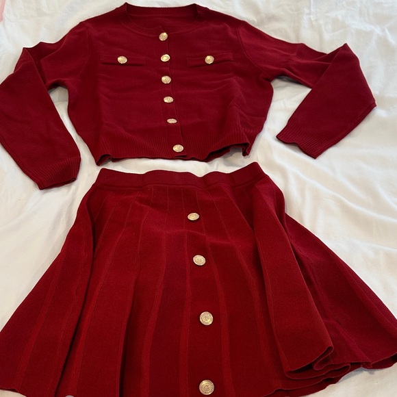 Stylish Red Cardigan and Skirt Ensemble - Picture 2 of 6